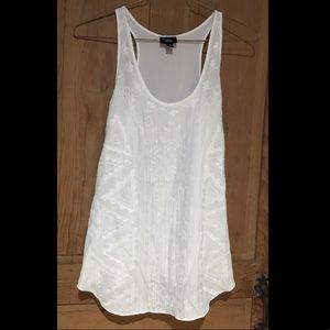 •Flowy tank top•